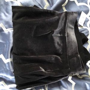 LOFY Plus black velvet leggings